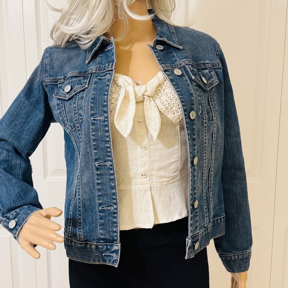 The Gap Light Blue Stretch Jean Jacket Sz Medium - Picture 9 of 14